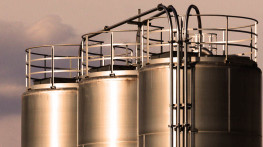 Pneumatic transport of sugar