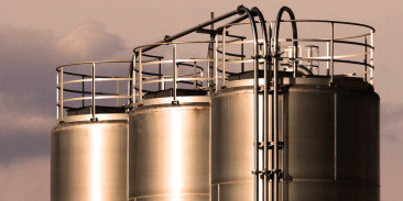 Pneumatic transport of sugar