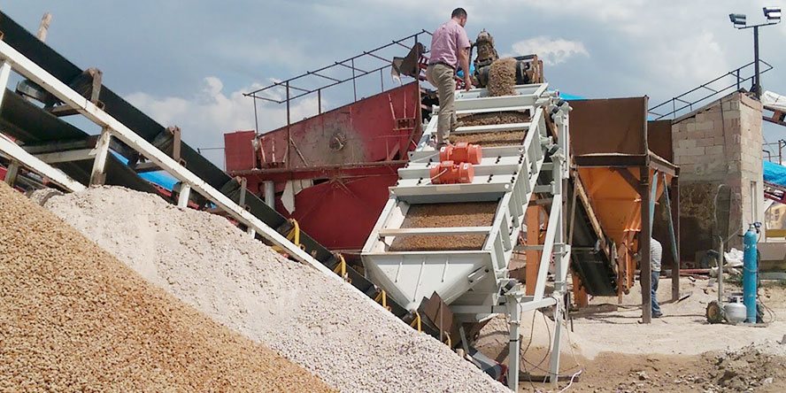 Dewatering of fine-grained sand