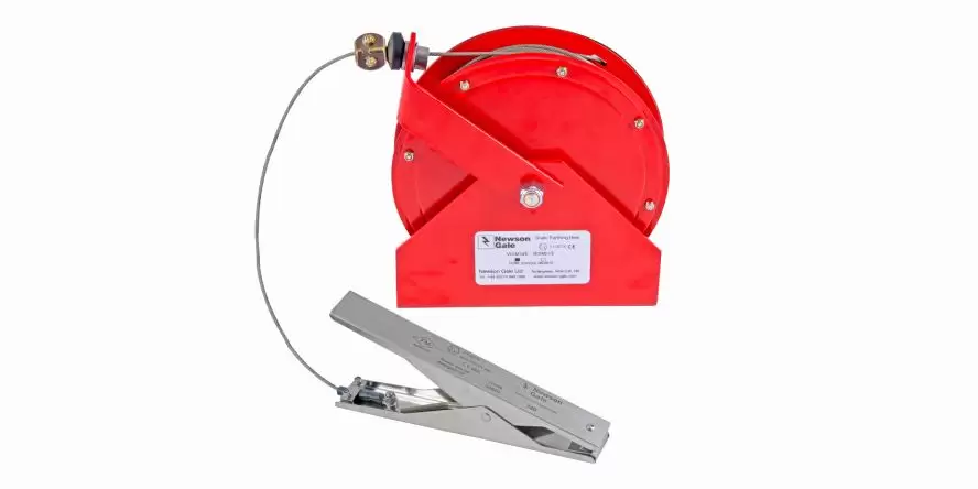 Ground clamp with reel